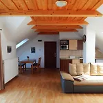 Falevel Apartmanhaz Apartment