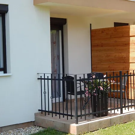 Falevel Apartmanhaz Balatonfenyves