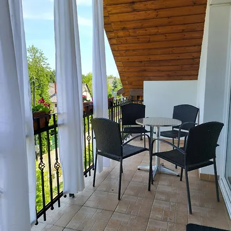 Falevel Apartmanhaz Lejlighed *