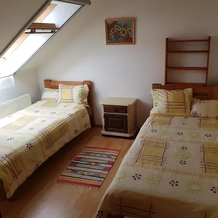 Falevel Apartmanhaz Lejlighed *