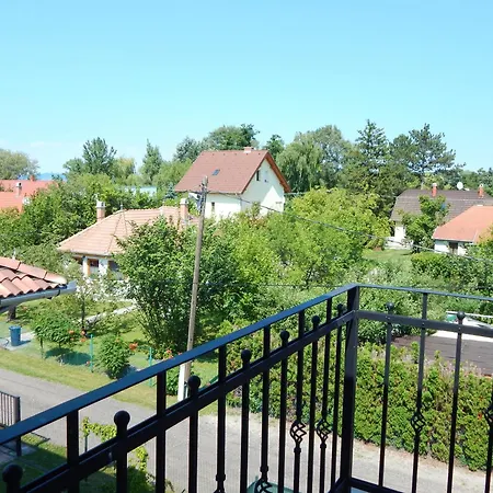 Falevel Apartmanhaz Balatonfenyves