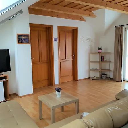 Falevel Apartmanhaz Lejlighed Balatonfenyves