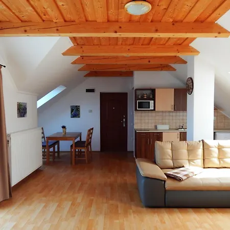 Falevel Apartmanhaz Lejlighed