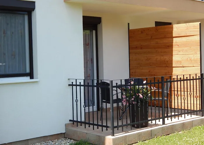 Falevel Apartmanhaz 鲍洛通费尼韦什