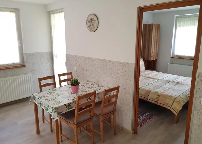 Falevel Apartmanhaz 公寓