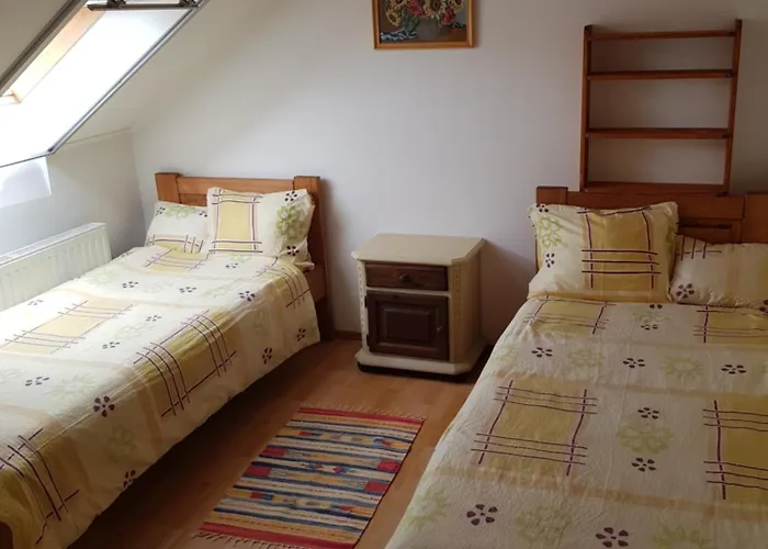 Falevel Apartmanhaz 公寓 *