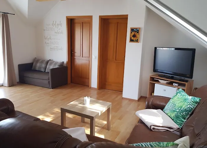 Falevel Apartmanhaz 公寓